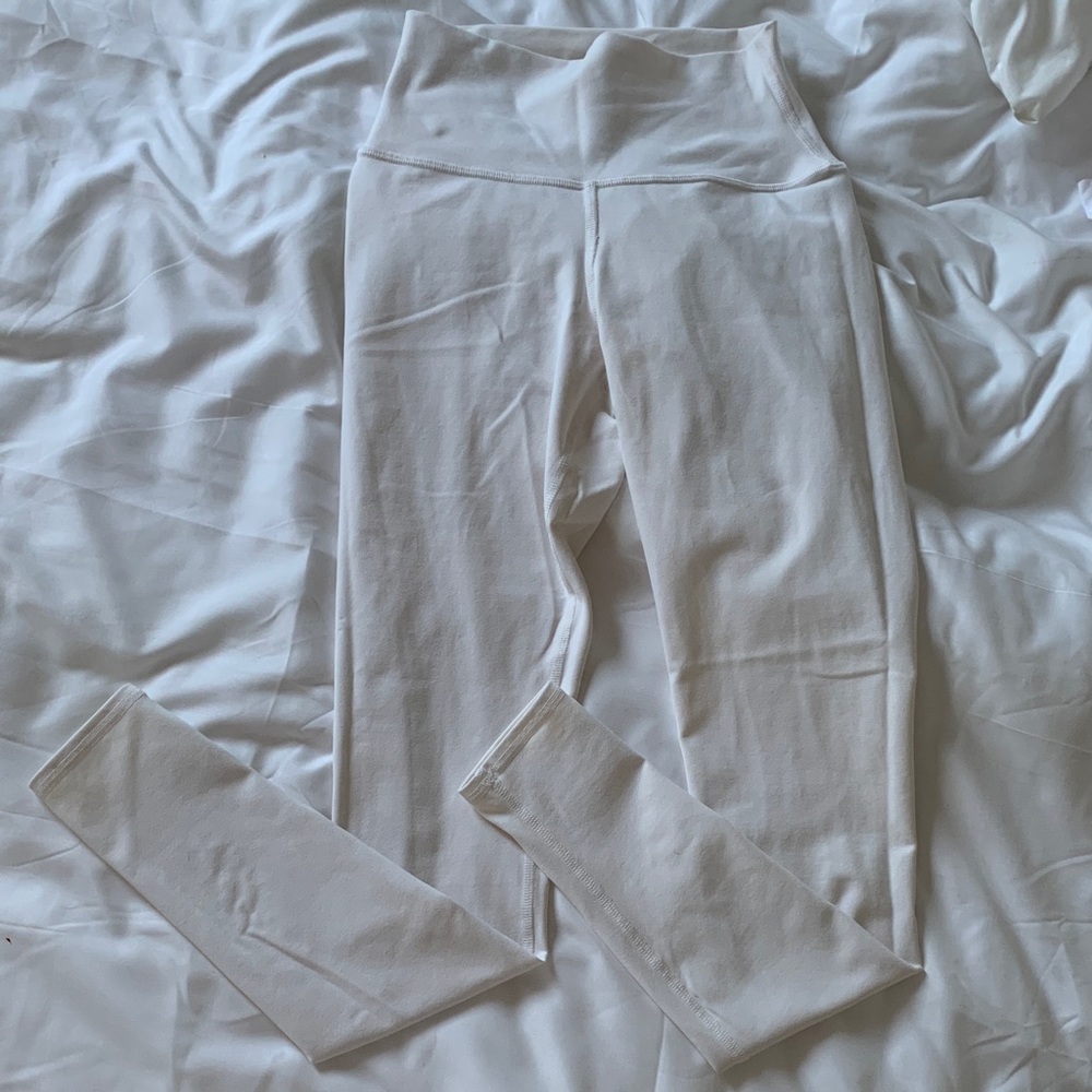 NWOT - ALO airbrush legging - XS off-white